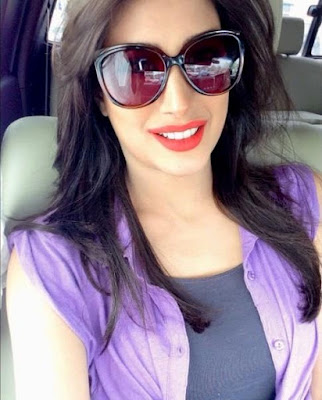 Mehwish Hayat image gallery, 408 photos in Gallery! 