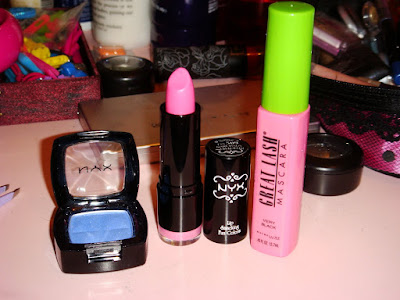 makeup pink. blue eye shadow and pink