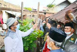 Aksa dan Nurleli Tak Kuasa Menahan Haru, Rumah Mereka Tak Layak Huni dan Memprihatinkan Akhirnya Dibedah di Penghujung Ramadhan