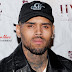 Chris Brown aparece com cabelo loiro trançado no estilo Travis Scott(Saiba Mais)