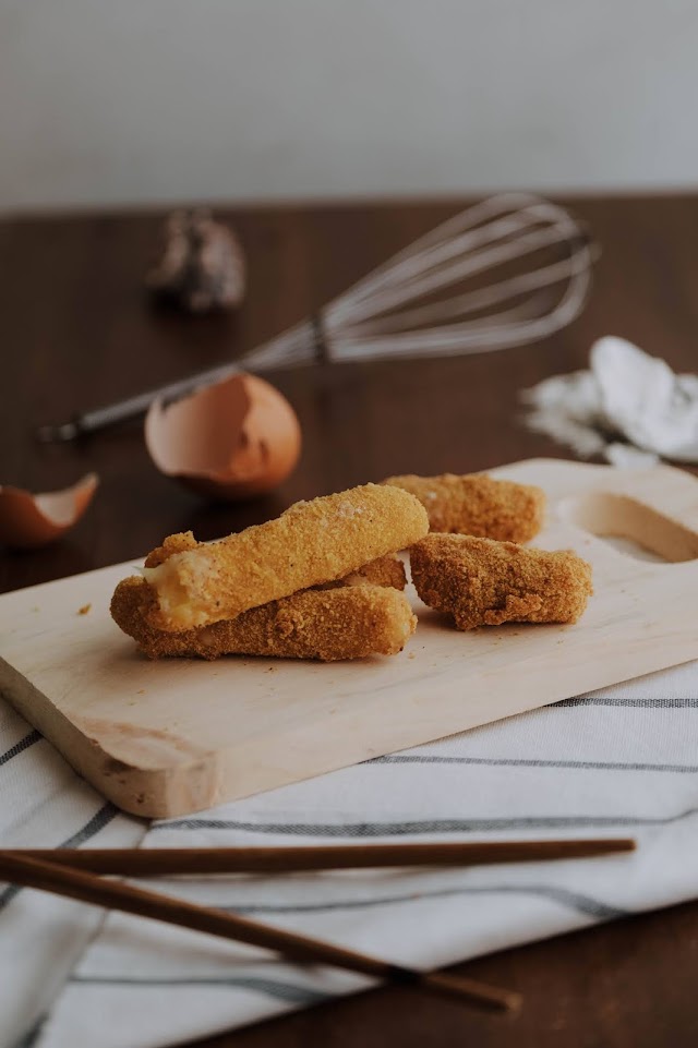  Crunchy salty cheese fingers