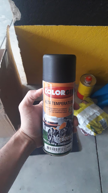 Tinta indicada para pintar escapamento, por resistir a altas temperaturas.