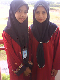 ni si kembar..Along n Angah