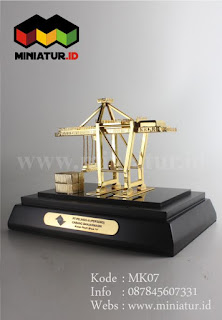 jual-miniatur-container-crane-pelabuhan