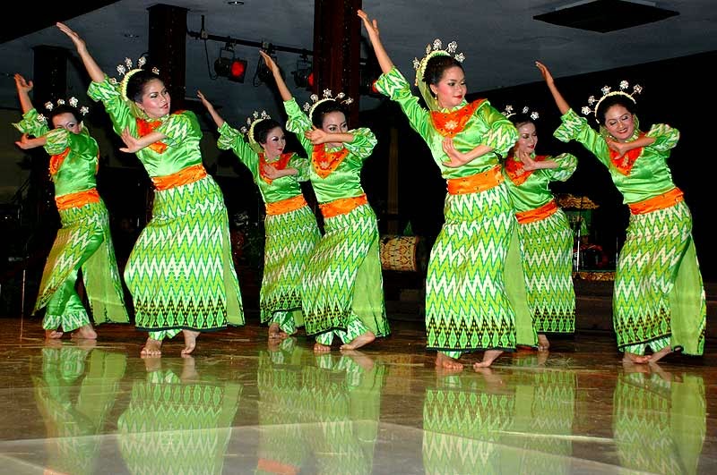 Nadya Cahyani Budaya makanan dan ciri  khas Sulawesi Tengah