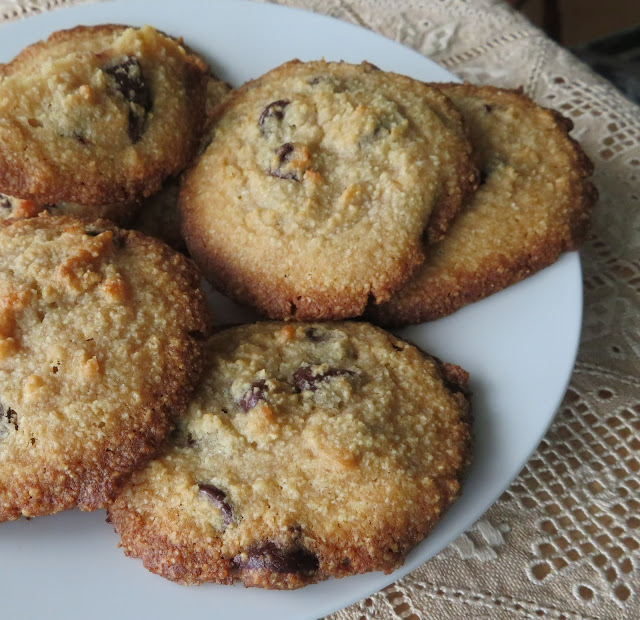 Keto Chocolate Chip Cookies