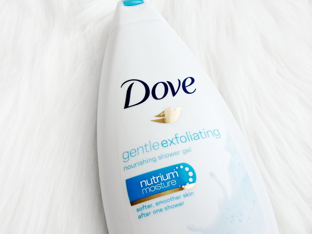 DOVE PEELINGOVÝ SPRCHOVÝ GEL GENTLE EXFOLIATING