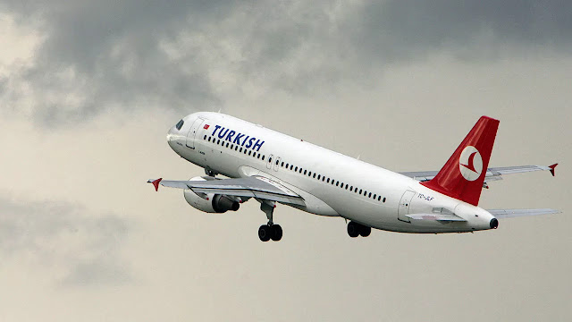 Lightning struck Turkish Airline plane flying from Istanbul to Antalya