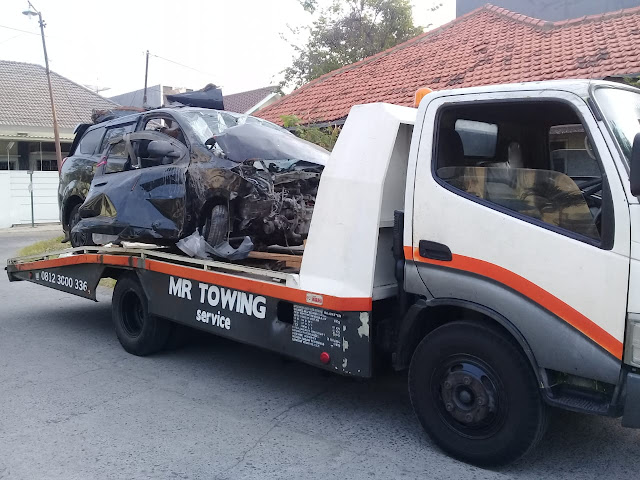 Layanan Derek Mobil Surabaya