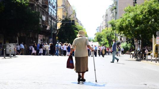 Στα χέρια της τρόικας και όλες οι καταθέσεις! 