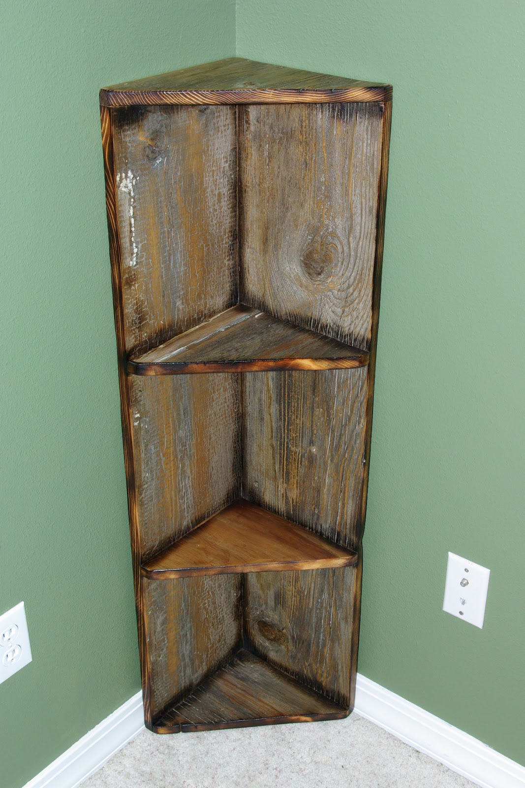 Easy to place decorative corner shelf. This can be built to the size 