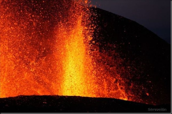 Uma erupção do vulcão islandês (15)