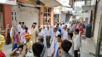 Thousands of devotees gathered in Chaitya Parapatti and organized Swamivatsalya.