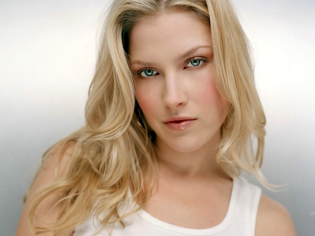 Ali Larter wallpaper