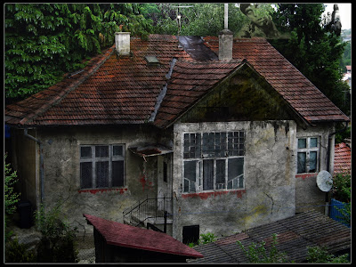 Gambar Rumah Hantu