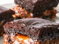 Healthy Caramel Chocolate Chip Cookie Brownies (Paleo)