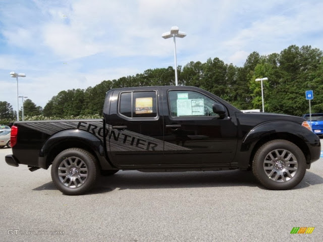 Nissan Frontier SV Crew Cab