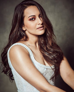 100+ Best Sonakshi Sinha Wallpapers, Images, Pictures, Pics 2020