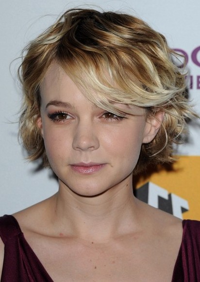 cute short hairstyles for curly hair