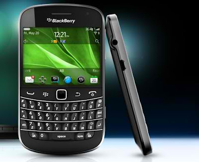 BlackBerry Bold Touch 9900 9930 specs