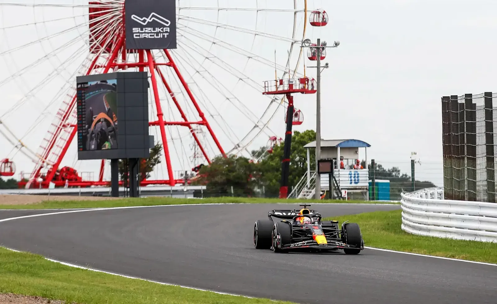 Max Verstappen nelle prove libere del gran premio del Giappone