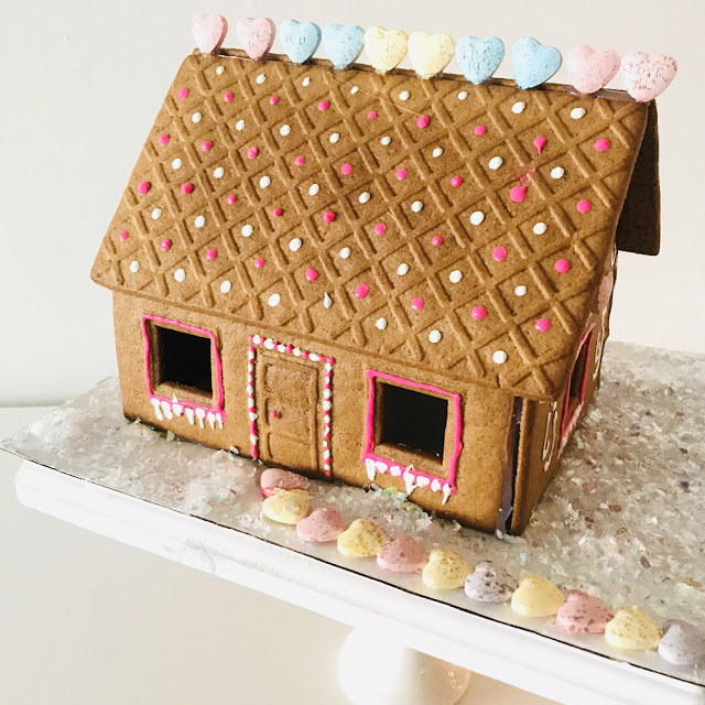 DIY Puff Paint Gingerbread House Tutorial | Linzer Lane Blog