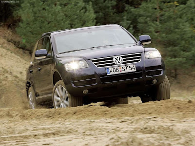 2005 Volkswagen Touareg V6 TDI with Exclusive Equipment