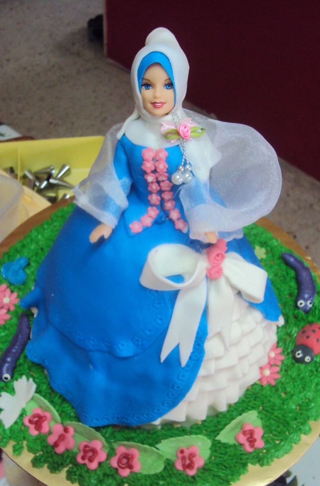 Fondant Barbie dan Ana Muslim