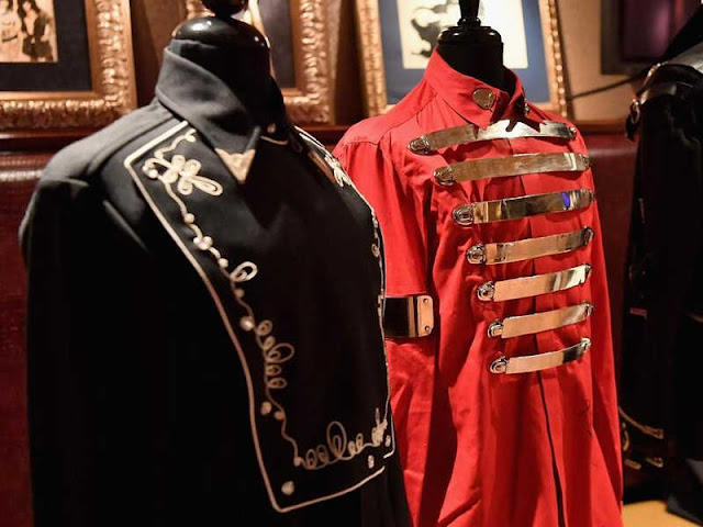 Jaket Michael Jackson pada Konser "Bad" Seharga Rp4 Miliar