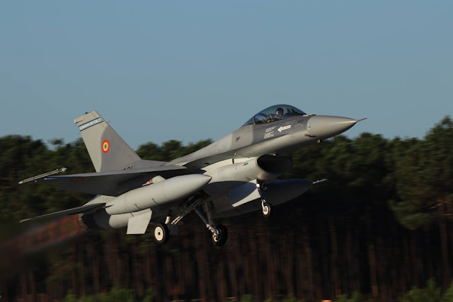 CONSEGNATI I PRIMI F-16 ALLA ROMANIA