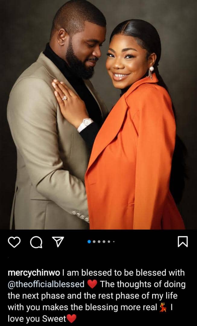 I'm so belssed to be with yiou- Mercy Chinwo celebrates as she getd engaged to Pastor Blessed (Photos)