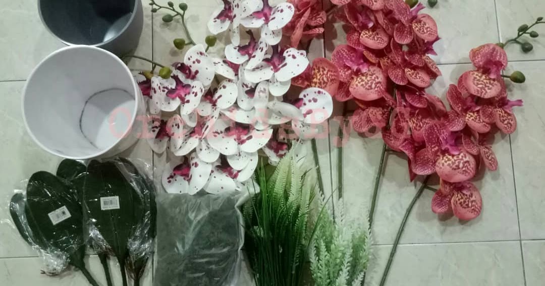 gubahan bunga orkid plastik