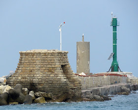 A view of the Vegliaia seawall from the Terrazza Mascagni, Livorno