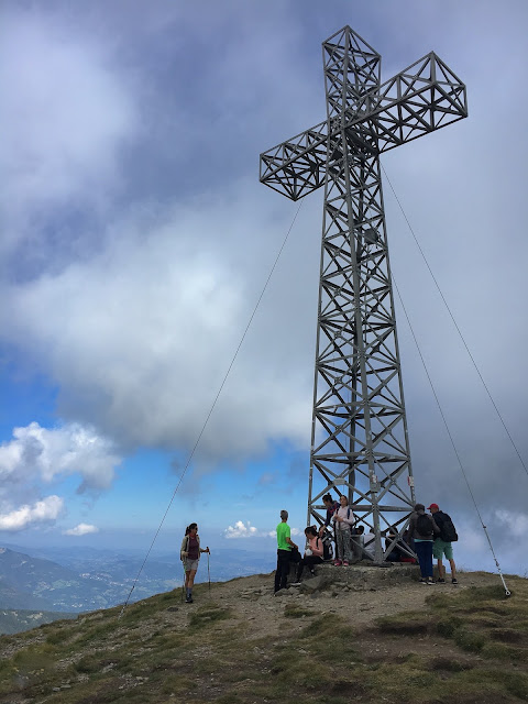 Corno-alle-Scale-croce-cima-sofia