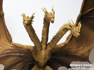 S.H. MonsterArts King Ghidorah de Godzilla: King of Monsters (2019) - Tamashii Nations 