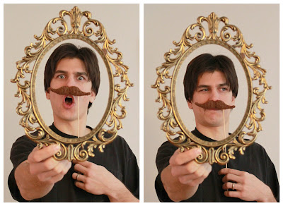 http://mamachee.com/2011/02/19/crochet-mustache-pattern/