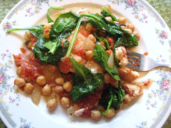 Crockpot Gingered Chicken, Chickpea, and Spinach