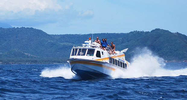 Banyuwangi-jimbaran naik kapal cepat Marina Srikandi.