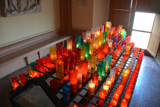 Santa Cova Montserrat candles