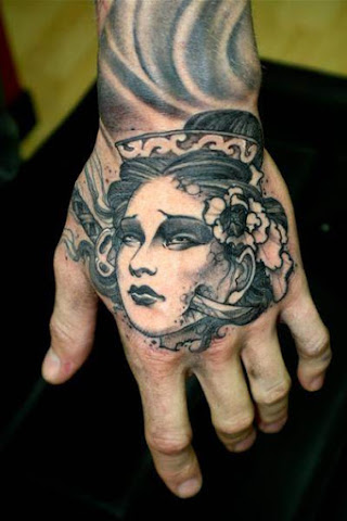 11 Enchanting Geisha Hand Tattoos