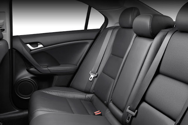 2012-Acura-TSX-Sedan-Interior