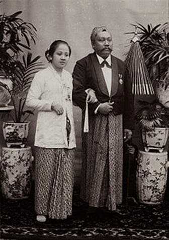 Raden Ajeng Kartini dan suaminya.
