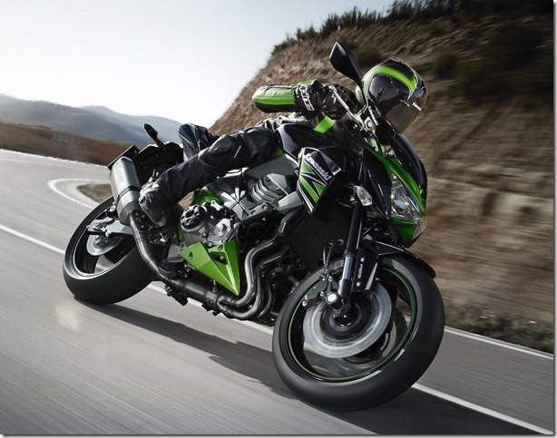 Z800 action (4)