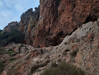 Santuario. Cueva de los Muñecos