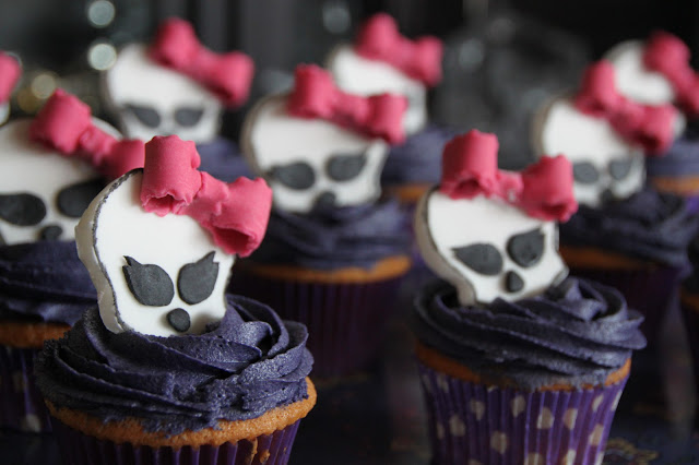 cupcakes-de-fresa, strawberry-cupcakes, monster-high-cupcake