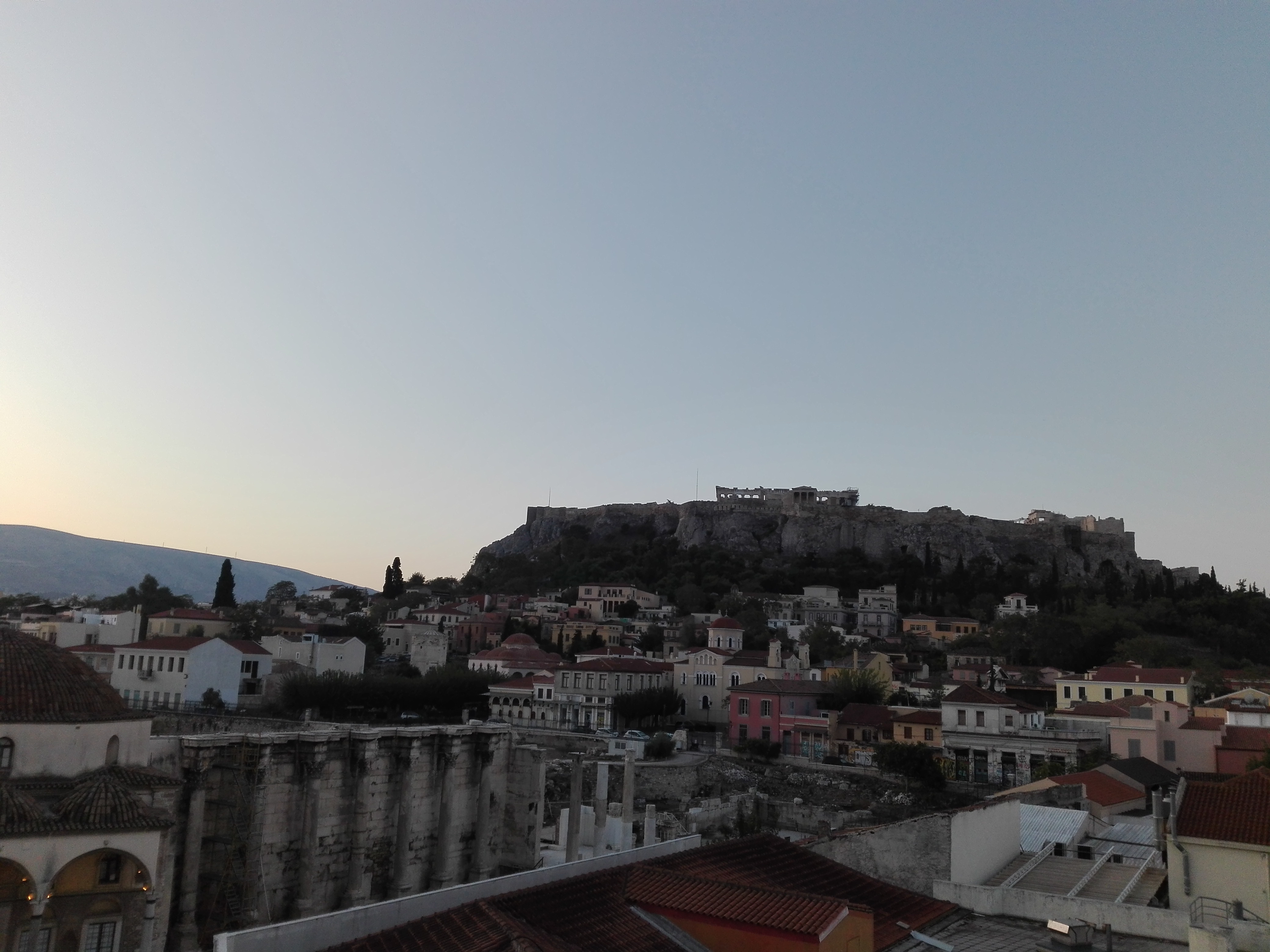 Vistas desde la terraza del hotel hacia la Acrópolis (Atenas) (Grecia) (@mibaulviajero)
