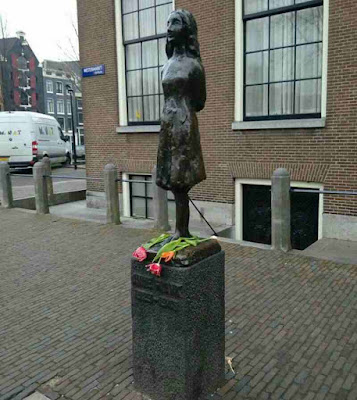 Anne Frank House, Belanda, Tempat Wisata di Belanda Terbaik yang Wajib Dikunjungi, wisata belanda murah, tempat wisata di amsterdam, tempat wisata di belanda saat musim dingin, tempat belanja di belanda, paket wisata belanda, tempat romantis di belanda, taman bunga belanda, taman belanda