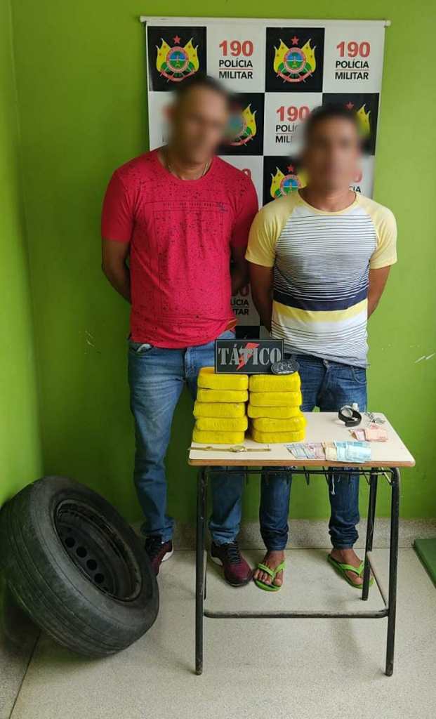 Traficantes são presos transportando 10 kg de drogas em táxi