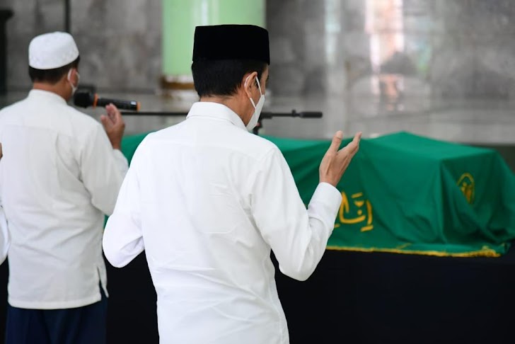Melayat Artidjo Alkostar, Presiden Jokowi Ungkap Ini