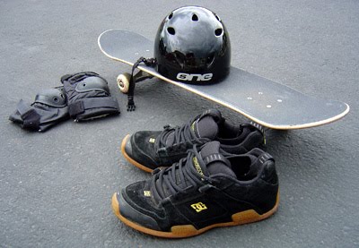 Skate Fashion Street on The Slopes Of A Skatepark Yet Have Little To Do In Style Street Gang